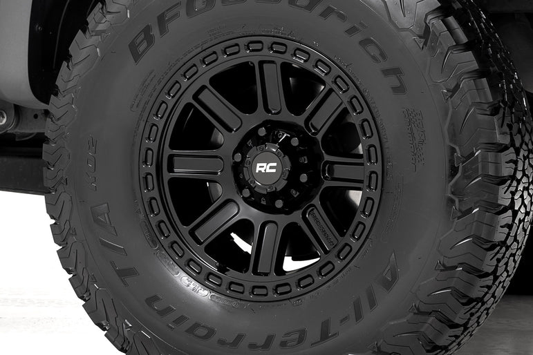 Rough Country 84 Series Wheel | Gloss Black | 17x8.5 | 6x5.5 | +25mm